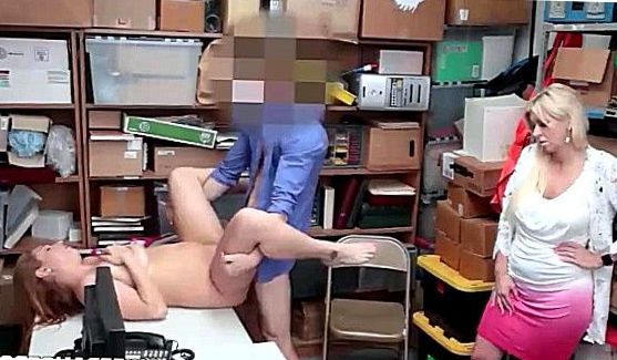 С грудастой женой в чулках, порно видео