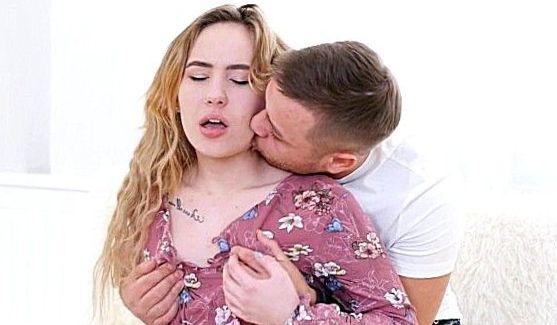 Русские: Фотосет с горячей девушкой, порно видео